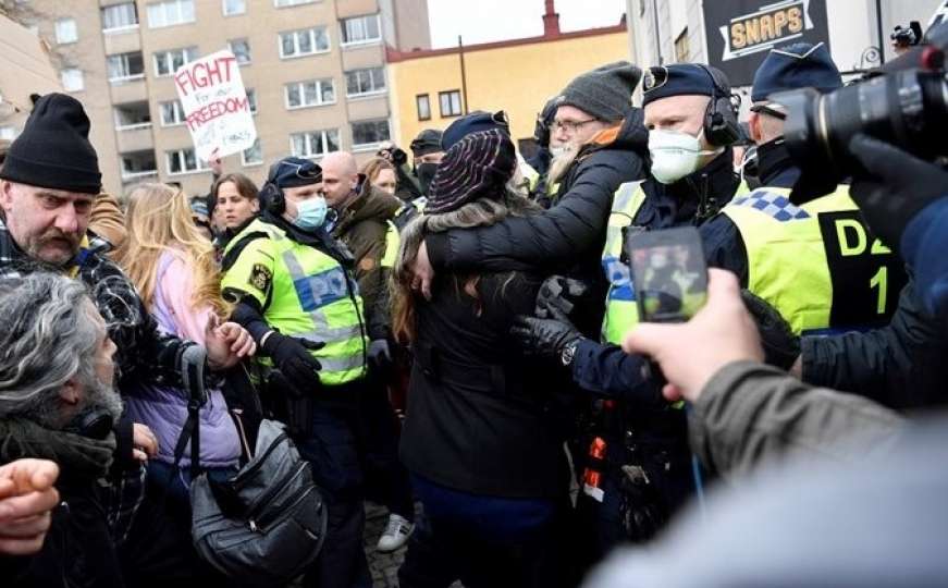 Nemiri u Švedskoj: Masovni protesti zbog uvođenja restriktivnih mjera
