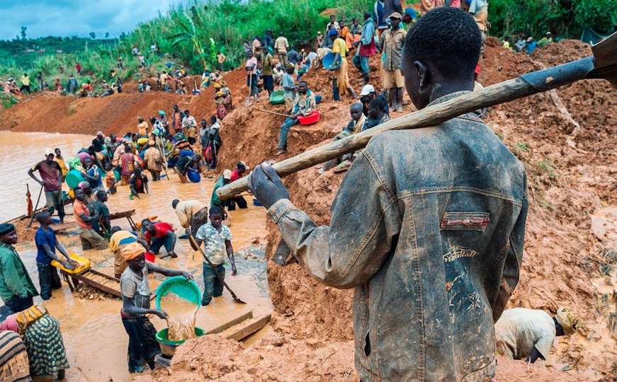 Zlatna groznica trese Kongo: Otkrivena planina na kojoj 90 posto tla čini zlato