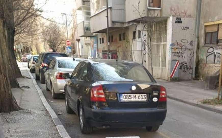 Pogledajte kako su Mostarci riješili problem divljeg parkiranja
