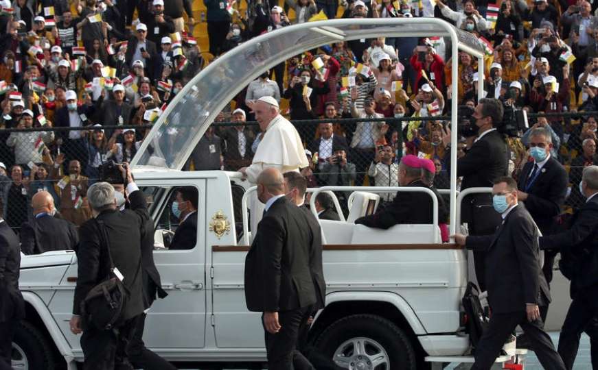 Papa održao najveću misu u Iraku, šta je poručio