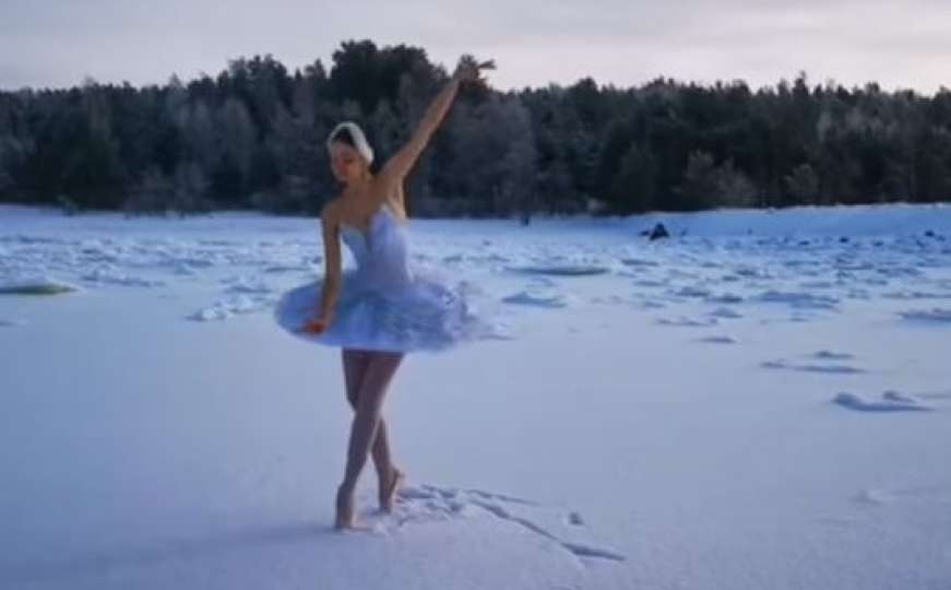 Ruska balerina na minus 15 otplesala "Labuđe jezero" na ledu: Nosila je samo kostim