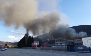 Veliki požar kod Sarajeva: Pogledajte kako vatra guta bivšu fabriku Famosa 