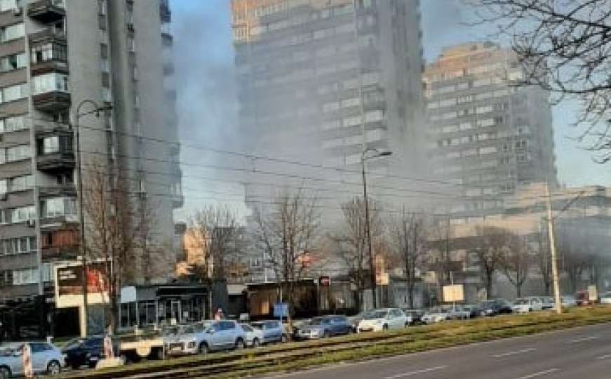 Buknuo požar na ćevabdžinici usred Sarajeva