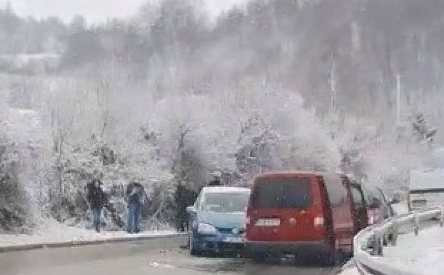 Saobraćajna nesreća u BiH, jedna osoba prevezena u bolnicu