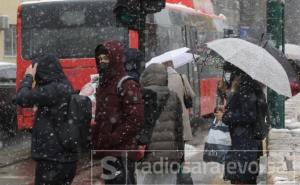 Kao da zima tek počinje u BiH, danas kišovito, a stiže i novi snijeg