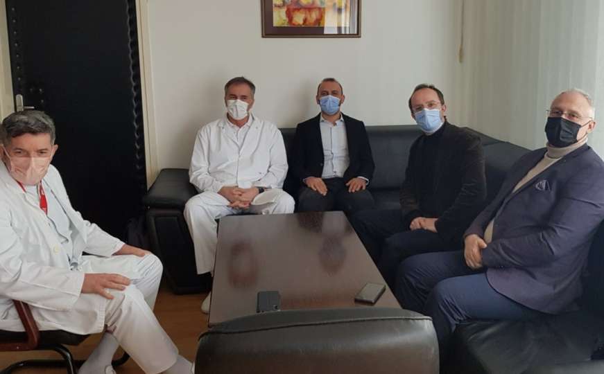 Turski vrhunski ljekari u posjeti kolegama na COVID odjelu Opće bolnice