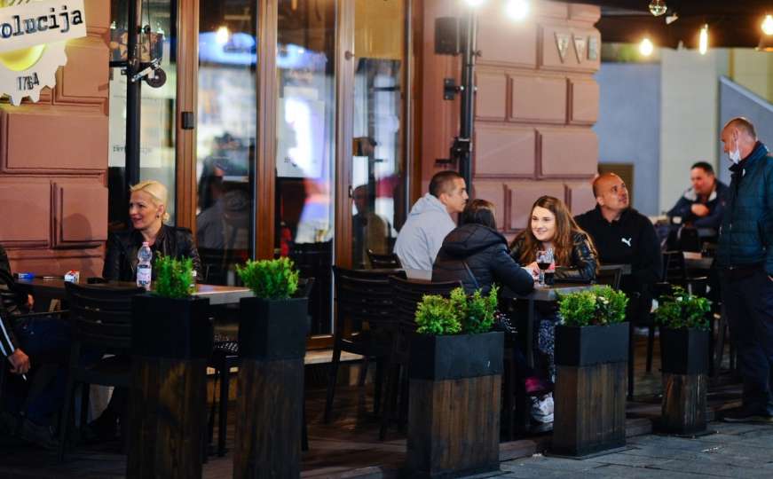 Kanton Sarajevo zatvara ugostiteljske objekte, produžava se policijski sat