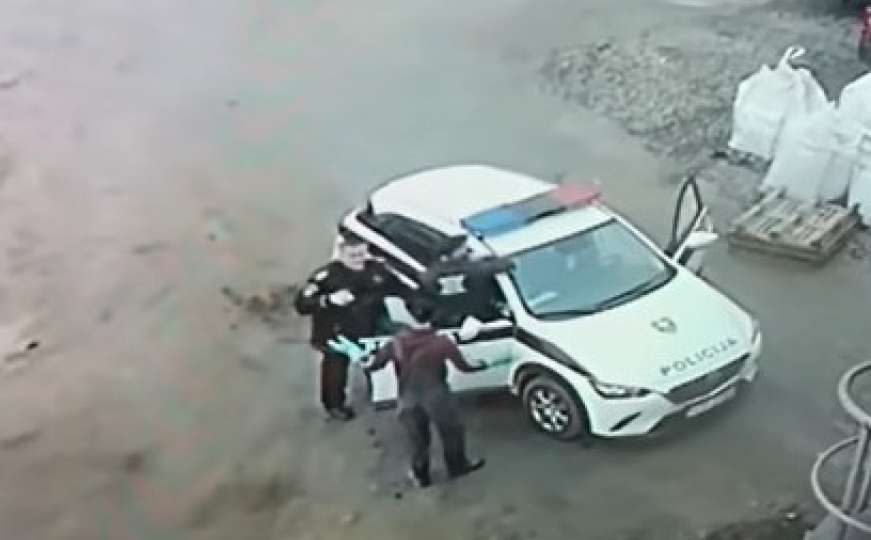 Visoko: Policajac koji na snimku tuče mladića suspendovan