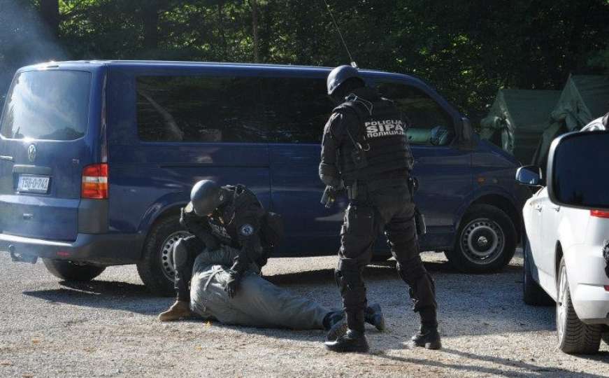 Hapšenja u BiH i Srbiji zbog krijumčarenja migranata