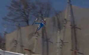 Težak pad ski skakača na Planici: Hitno je prevezen u bolnicu