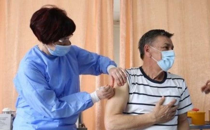 Fuad Kasumović dobio vakcinu: Ovo nije privilegija, već ljudski potez da vas ohrabrim