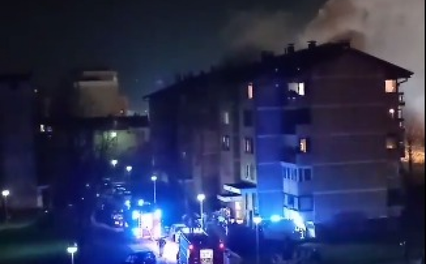 Požar u sarajevskom naselju Dobrinja, povrijeđena jedna osoba