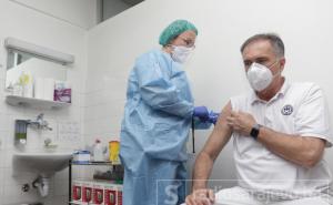 Šta ne biste trebali raditi nakon što primite vakcinu protiv COVID-a