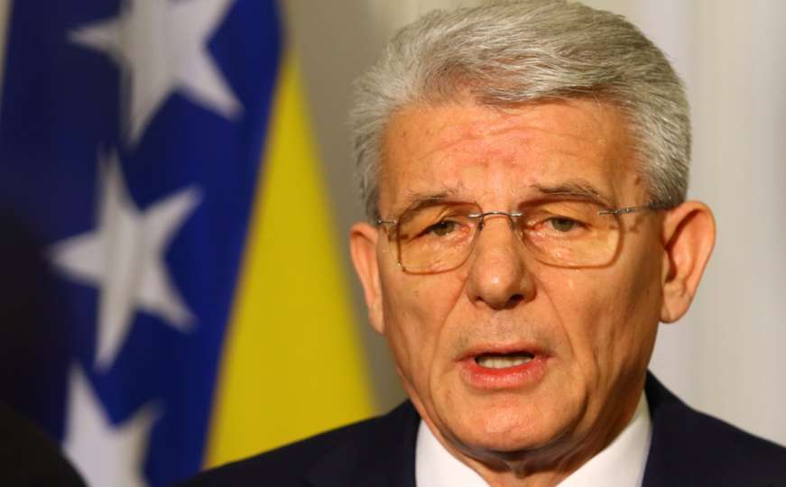 Džaferović: General Divjak dao je neizmjeran doprinos odbrani BiH