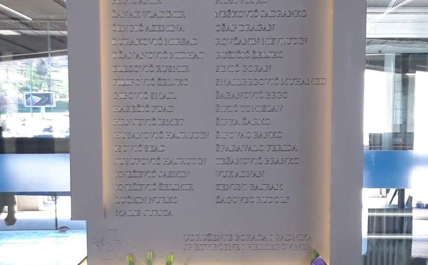 Obnovljena spomen-ploča za 39 radnika BHRT-a koji su poginuli u ratu