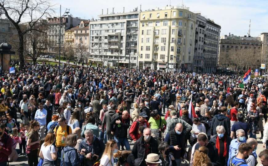 Ekološki ustanak okupio veliki broj Beograđana: Uzvikivali “Vlast vrši ekocid”