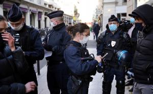 Policija uhvatila više od 100 ljudi u restoranu u Parizu, dobili kazne