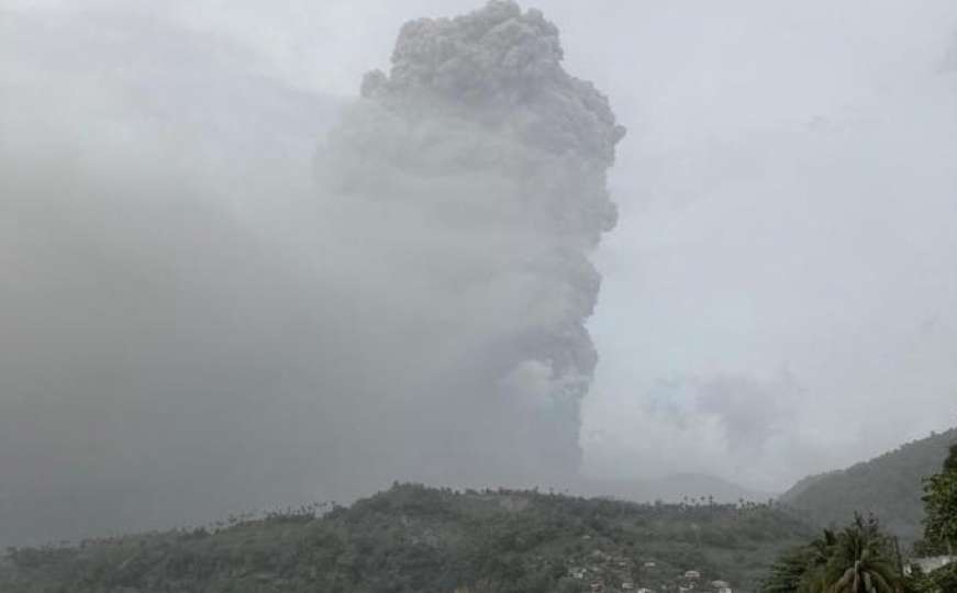 Karipski otok ne miruje, još jedna erupcija vulkana, nema struje ni vode 