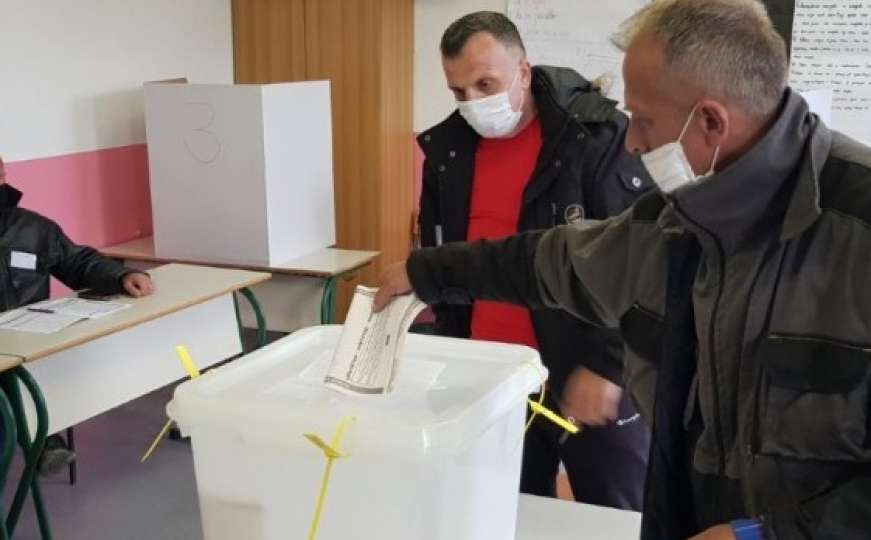 Zatvorena biračka mjesta u Travniku i Foči