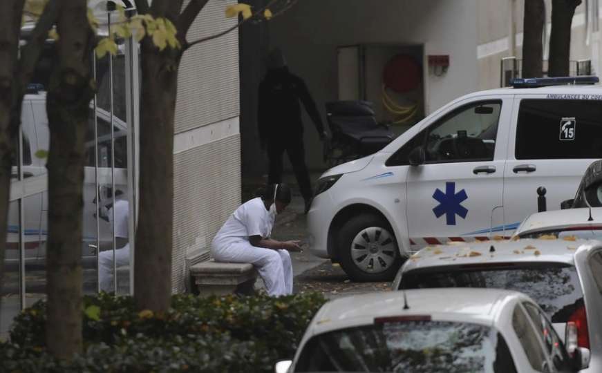 Pariz: Pucnjava ispred bolnice, jedna osoba preminula, napadač pobjegao skuterom