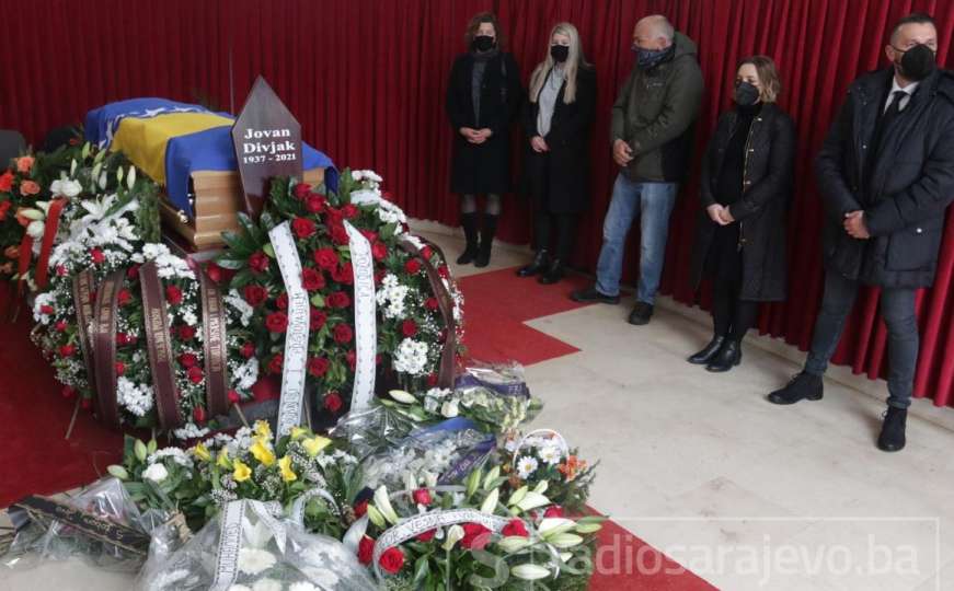 Sarajevo se oprašta od generala Divjaka, posljednji ispraćaj na groblju Bare