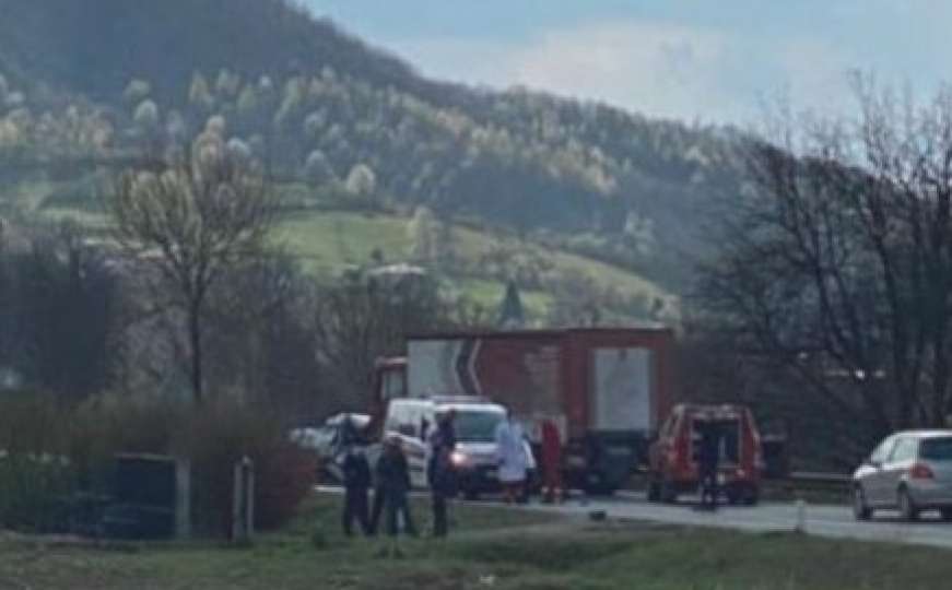 Tragedija u BiH: Stravičan udes kamiona i automobila, poginula jedna osoba