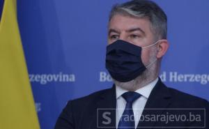 Srednjoškolci od ponedjeljka u školskim klupama, počinju s radom i fakulteti