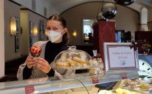 Bečki Café Museum: Uz kafu i kolače, gosti dobijaju i brzi antigenski test na koronu