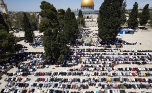 Jerusalem: Blizu 70.000 Palestinaca klanjalo prvi džuma-namaz u ramazanu