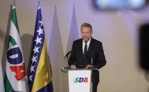 SDA o Muzurovih prvih 100 dana: Skupocjeni mercedes i radovi na kući