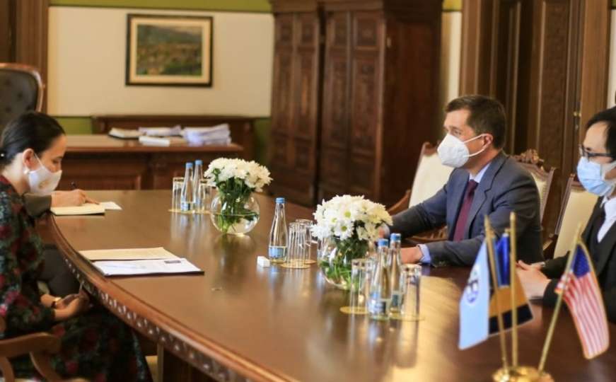 Gradonačelnica Sarajeva sa ambasadorom SAD: Najavljena i saradnja