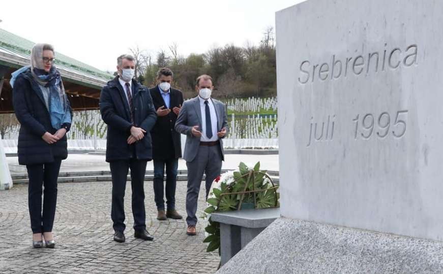 Forto odao počast žrtvama genocida: 100.000 KM za Memorijalni centar Srebrenica