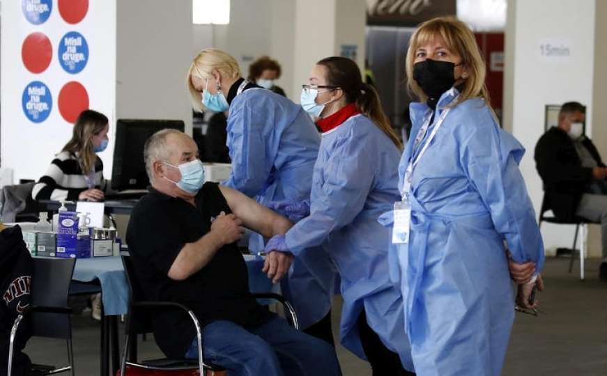 Poruka iz Zagreba: Ako nastavimo ovim tempom cijepiti, u septembru nećemo nositi maske