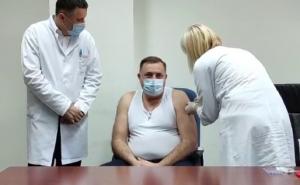 Milorad Dodik primio vakcinu protiv koronavirusa