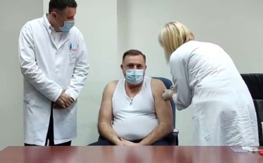 Milorad Dodik primio vakcinu protiv koronavirusa