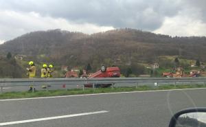 Prevrnuo se automobil na autoputu A1, jedna osoba povrijeđena