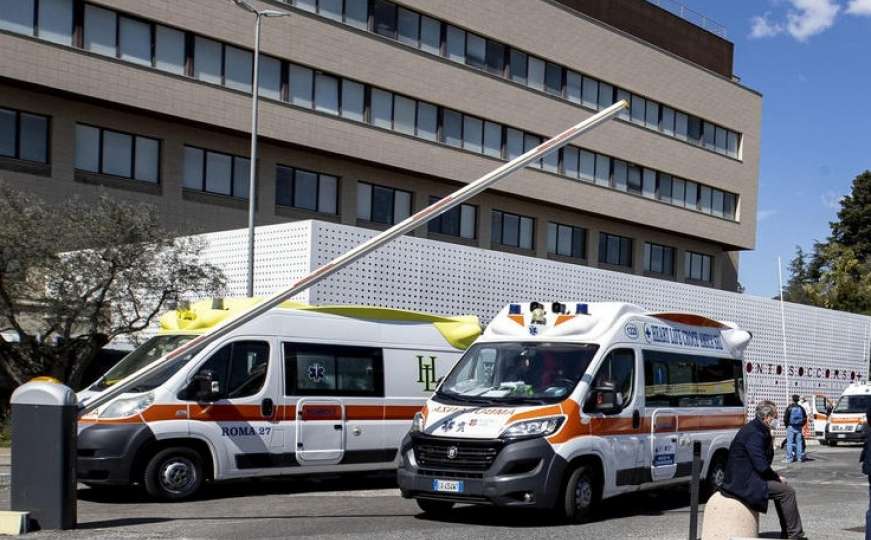 Zaposlenik italijanske bolnice optužen da godinama nije dolazio na posao, dobijao platu