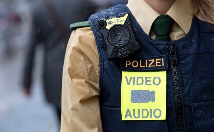 Pazi, snima se: Policajci MUP-a KS od sada će na sebi nositi body kamere