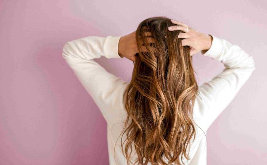 Pet najčešćih loših navika koje štete vašoj kosi 