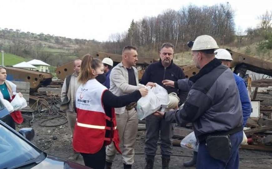 Pripremljeni i dostavljeni iftari rudarima u Kaknju i Zenici 