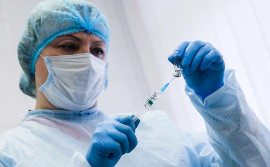 Šokantno: Umjesto vakcinama injekcije punila fiziološkim rastvorom