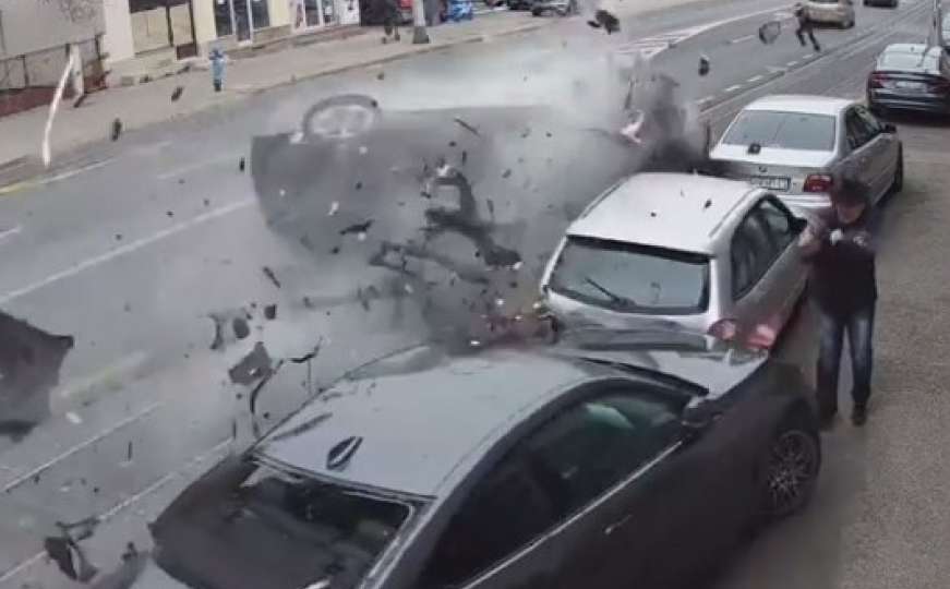 Stravičan video udesa u Zagrebu: Pješaci u sekundi izbjegli smrt