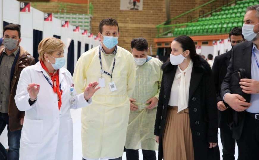 Gradonačelnica Karić zdravstvene radnike u Zetri iznenadila iftarom
