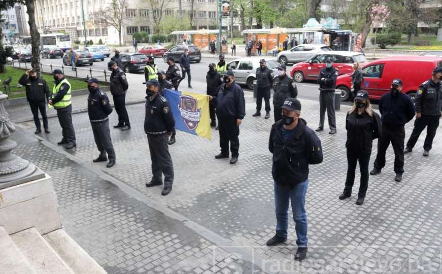 Protesti Sindikata policije ispred Predsjedništva BiH 