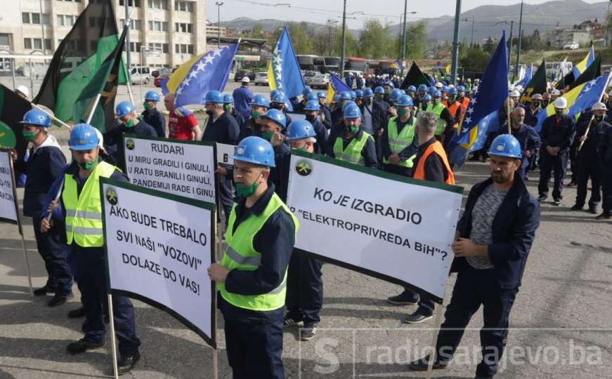 Počela protestna šetnja rudara u Sarajevu