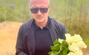Vojin Mijatović se poklonio žrtvama u masovnoj grobnici Tomašica