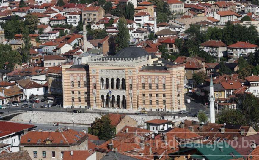CNN o Sarajevu: Grad koji je godinama bio pod opsadom, sada se bori s drugom vrstom rata