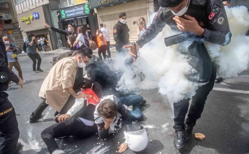 Prvomajski protesti: Neredi u Turskoj, privedeno više od 200 ljudi