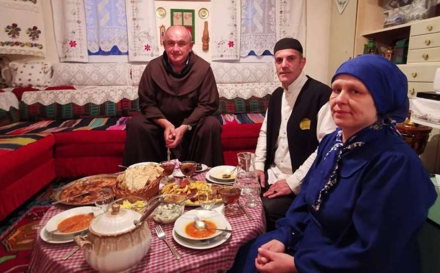 Derviš Salem ugostio na iftaru fra Mirka Majdandžića: Mi smo braća i sestre...