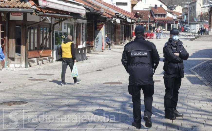 Nedjelja u Sarajevu: Troje uhapšeno, uručena 303 prekršajna naloga 